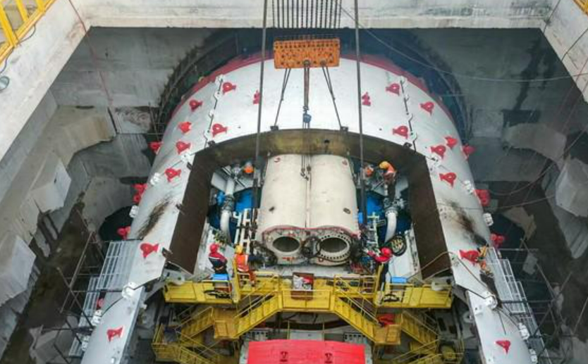 国产盾构机打通沪上交通“主动脉”