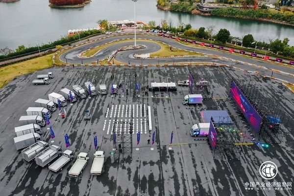 9.3万起售！福田领航大G轻卡“G刻启航”