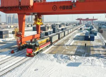 打造“出海”新通道 多地开出中欧班列新能源汽车专列