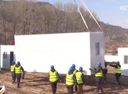 各方力量全力以赴开展工作 保障震后受灾群众基本生活