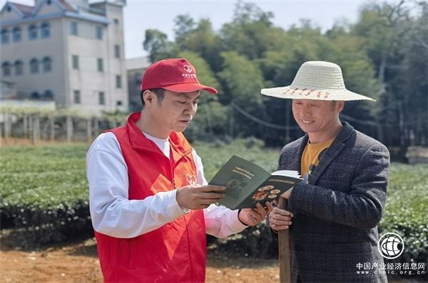 浙江嵊州市烟草专卖局：普法惠民“零距离” 文明创建添暖意