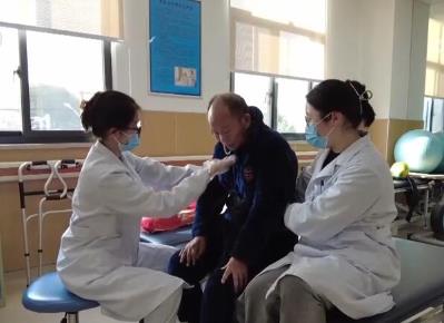 医疗赋能养老 社区医院“嵌入”公立护理院 让养老有“医”靠