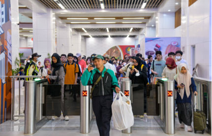 雅万高铁累计发送旅客突破100万人次