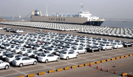 中国汽车出海提速但挑战仍存