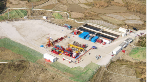 广西首个页岩气开发示范项目成功出气点火