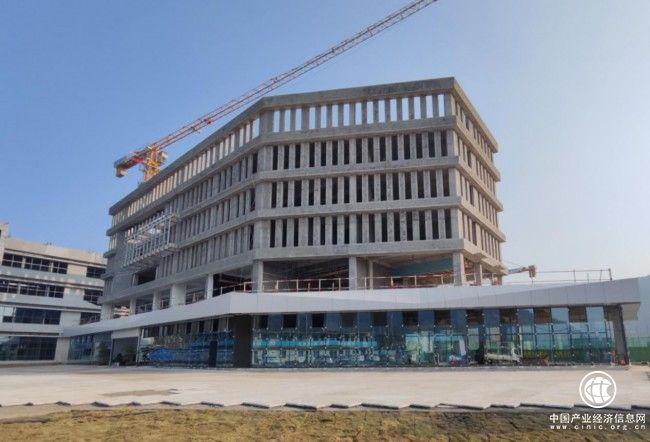 中建六局城建公司巴中经开区东西部协作产业园基础设施建设项目（二期）1#2#楼交付使用