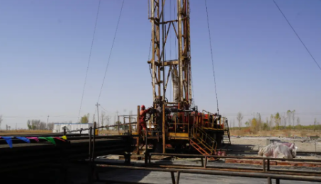 河套盆地建成内蒙古西部首个年产百万吨油田