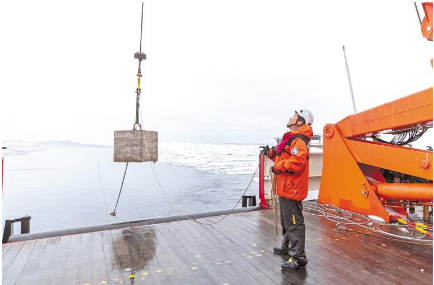 中国在极地布放首个生态潜标