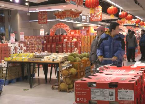 “节日经济”逐渐升温 市场“人从众”折射消费活力足