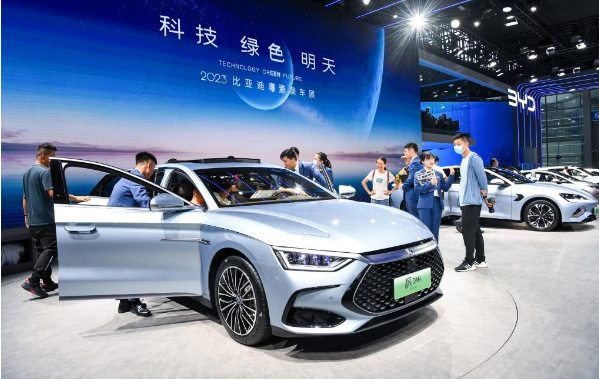 国产手机、新能源汽车走俏：中国制造“开门红”