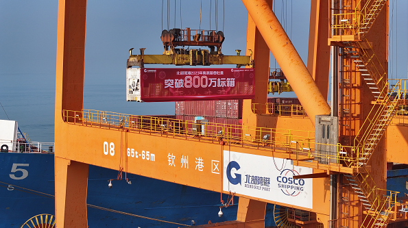 北部湾港集装箱吞吐量突破800万标箱