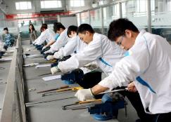 提高就业补助资金使用效益 哪些人可以享受职业培训和社会保险补贴？