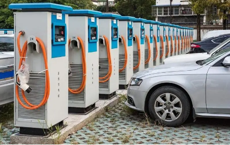 多地完善设备网络布局 保障新能源汽车充电无忧