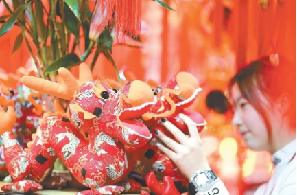 中国年涌动新商机 海内外电商“龙”元素火爆