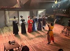 乘国潮东风 探索戏曲青春化的新命题——从越剧《新龙门客栈》“出圈”说起