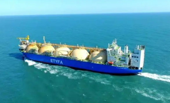 我国首例球罐型天燃气运输船改装项目交付