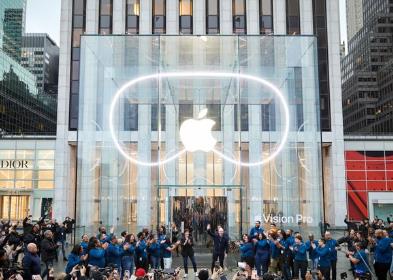 苹果首款头显设备发售 空间计算赛道引关注