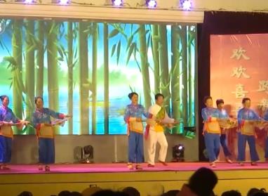 花式“村晚”成为乡村新年味儿 传承传统、展示时尚