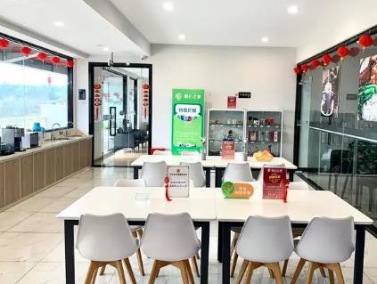 让司乘人员过个暖心年！四川12对高速服务区免费提供年夜饭