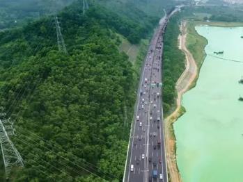 春节假期广东高速车流约占全国总量五分之一