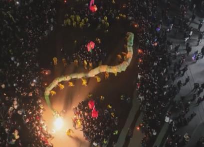 “龙”元素火热、“花样”花灯种类多 各地欢天喜地闹元宵