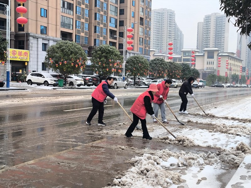 张家界烟草：小城大雪 人间大爱 “三保”发力抗冰雪