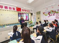 山西：中小学校每校至少有一名理工类硕士学位科学教师