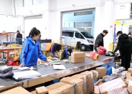 节后派送量持续攀升 快递物流跑出“智能”加速度