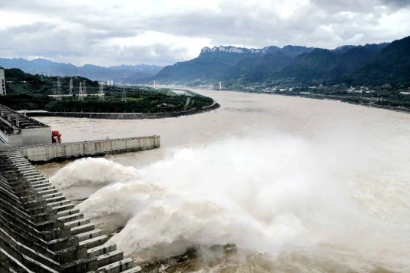 加快完善流域防洪工程体系，整体提升流域防洪能力