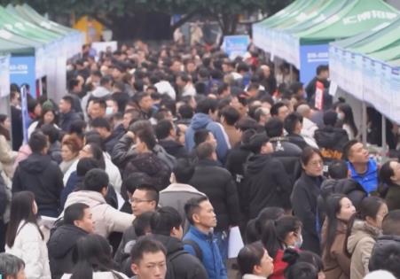 近3000个岗位“职”达家门口 多地火热开展“春风行动”促就业