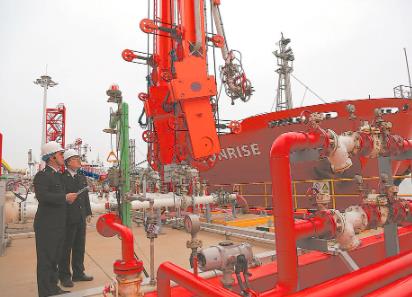 福建省首次出口50%氢氧化钠水溶液