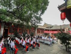 探索建立文化遗产景区在旅游淡季向学校集体参观实行免费或低票价制度