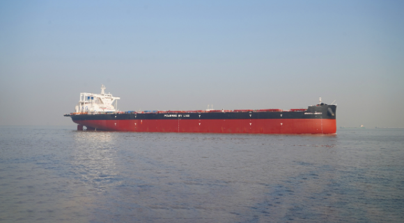 19万吨双燃料散货船“乌班图·自由”轮命名交付