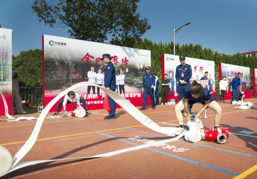 木兰不逊须眉志 火焰蓝里展英姿