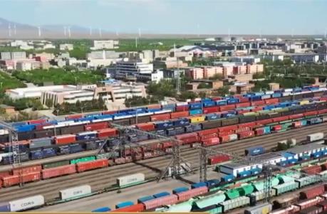 中欧班列新年跑出“加速度”反映外贸稳中向好 “钢铁驼队”广受青睐