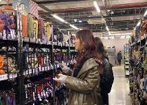 “卖闲置、买二手”成潮流，但监管短板亟待补齐 年轻人迷上“二手生活”