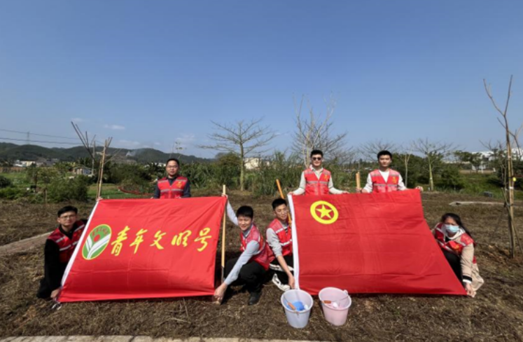 广西建工一建集团开展丰富多彩的植树活动