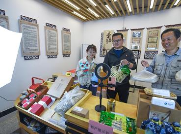 培育10000名左右农村电商带头人 商务部等9部门发文推动农村电商高质量发展