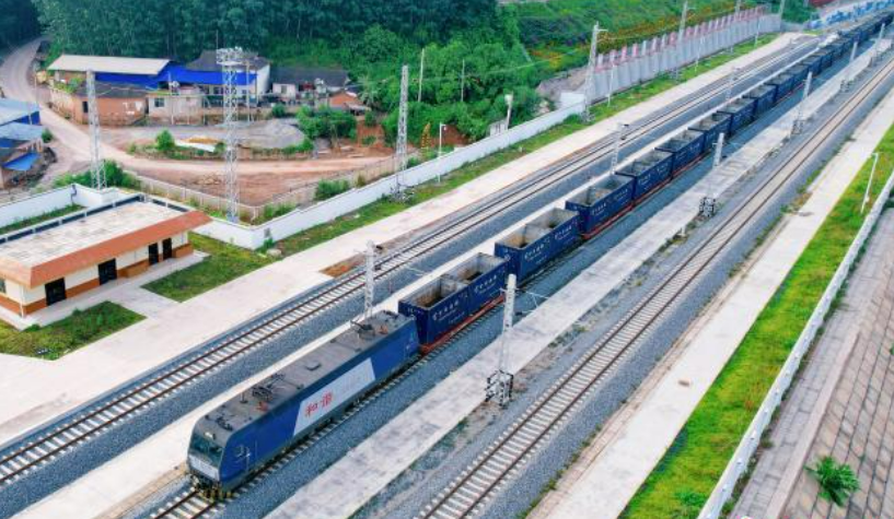 国际“黄金大通道”作用凸显 中老铁路客货两旺