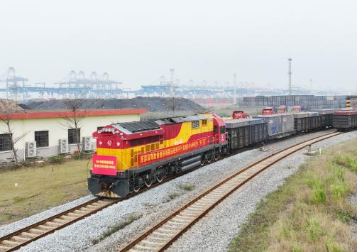 第2000列发出！西部陆海新通道铁海联运班列迎来首季开门红
