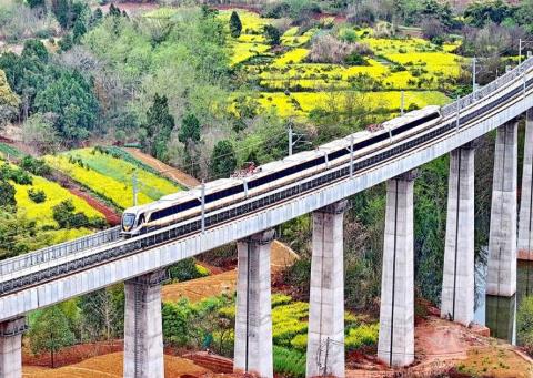 四川首条跨市域轨道交通线路全线测试首跑