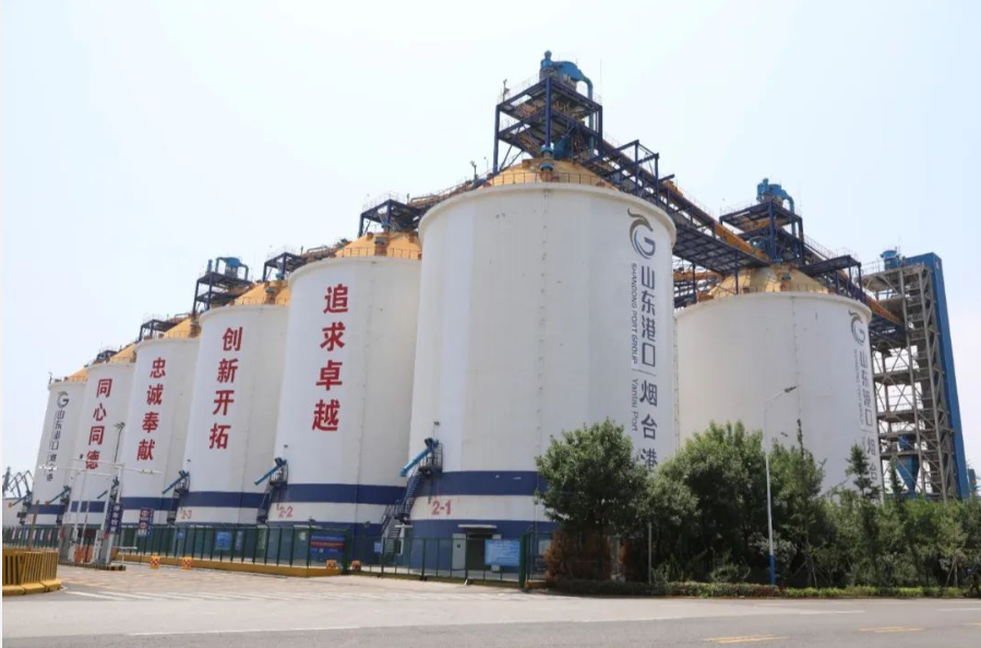 粮食突破20000吨大关！山东港口烟台港海铁联运班列“加速跑”