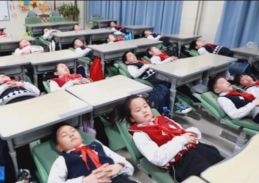 优化作业设置、拓展午休空间 让中小学生能够“舒坦睡”