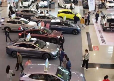 “优惠+以旧换新”等政策为汽车流通消费按下“快进键” 