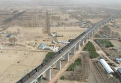 “北煤南运”大通道浩吉铁路一季度货运量突破2000万吨