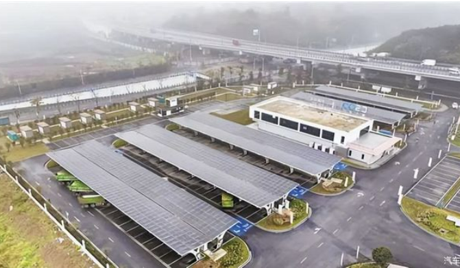 重庆：到2025年底建成逾2000座超充站