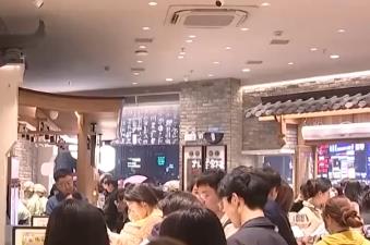 多样化“夜”态点亮假期“夜经济” 旅游市场购销两旺、活力满满