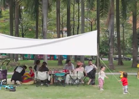 户外露营、骑行运动掀起消费热 新消费业态助推春日经济新活力