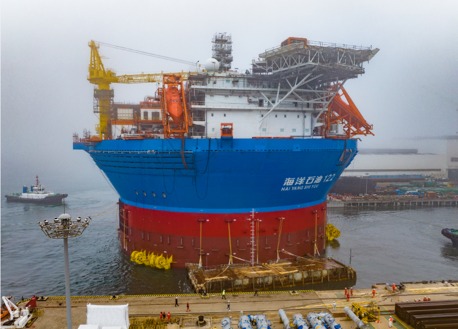 我国自主设计建造的亚洲首艘圆筒型“海上油气加工厂”成功下水