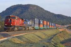 全国铁路4月10日实行新的货物列车运行图